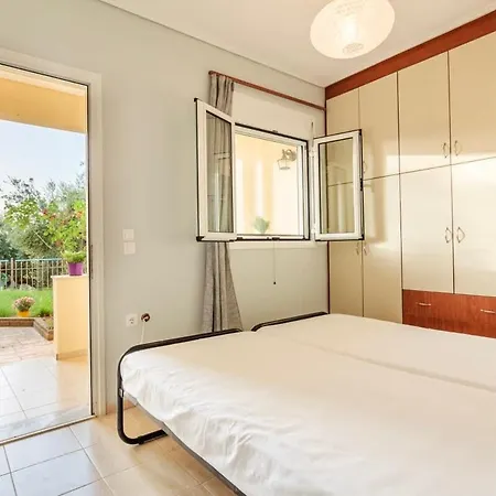 Seaview Terrace Haven-perfect Location By The Sea Kalamata
