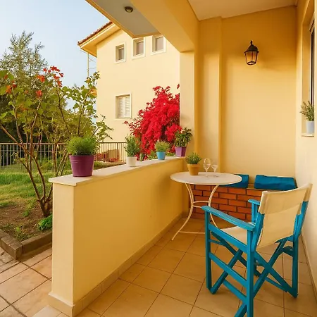 Seaview Terrace Haven-perfect Location By The Sea *